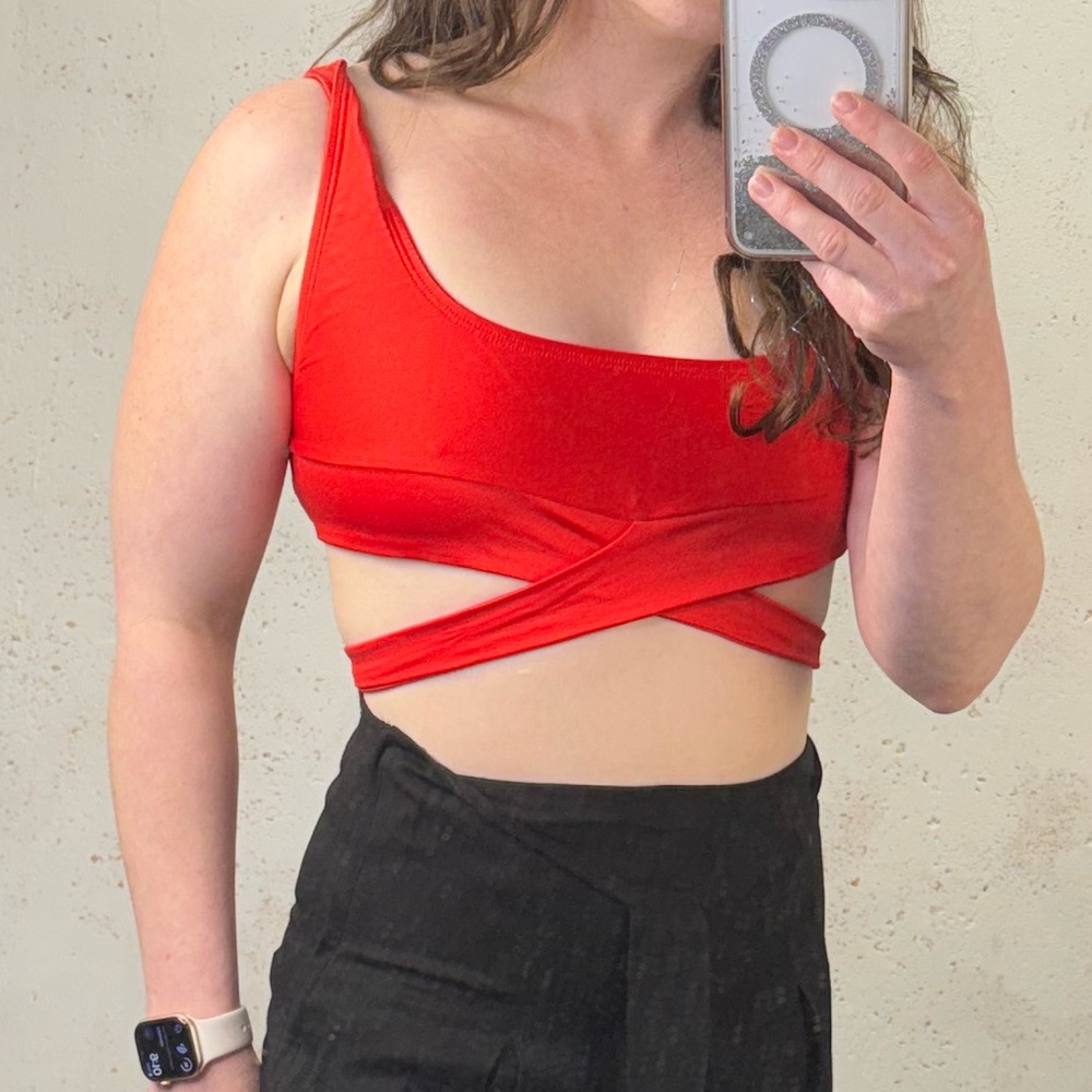 Ris-K Frolic Wrap Around Bikini Top in Shine Red Size
Large NEW With Tags
